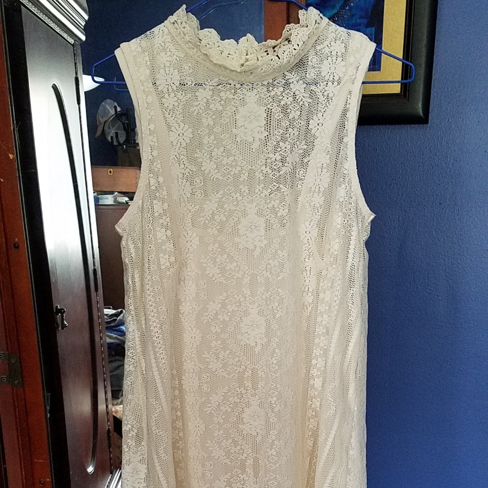 Ivory sleeveless lace dress/tunic w underlay